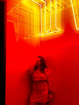 「red」｜「アイテム（その他トップス）」を使った、Ong Jia Yeanさん（レディース・165cm）の夏コーディネート
