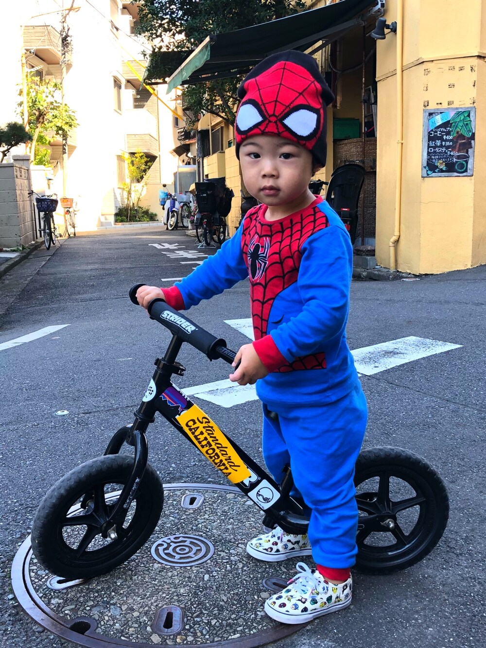 「ハロウィン、wearhalloween2018」｜「H&Mのアイテム（ニットキャップ/ビーニー、レッド系）」を使った、®️uiさん（キッズ・100cm）の秋コーディネートの1枚目の写真