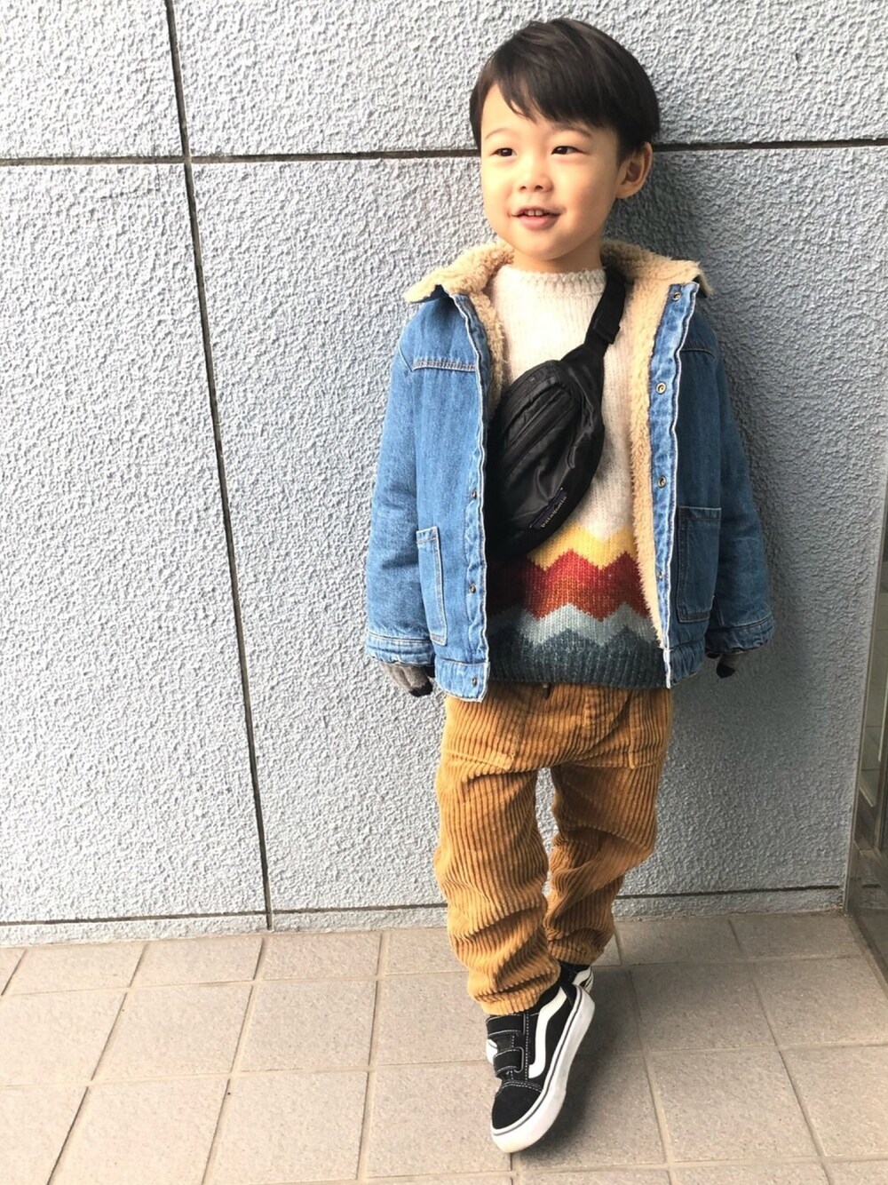 「冬コーデ、男の子コーデ、コーデュロイパンツ」｜「ZARA KIDSのアイテム（ジャケット/アウター、ブルー系）」を使った、®️uiさん（キッズ・110cm）の冬コーディネートの1枚目の写真