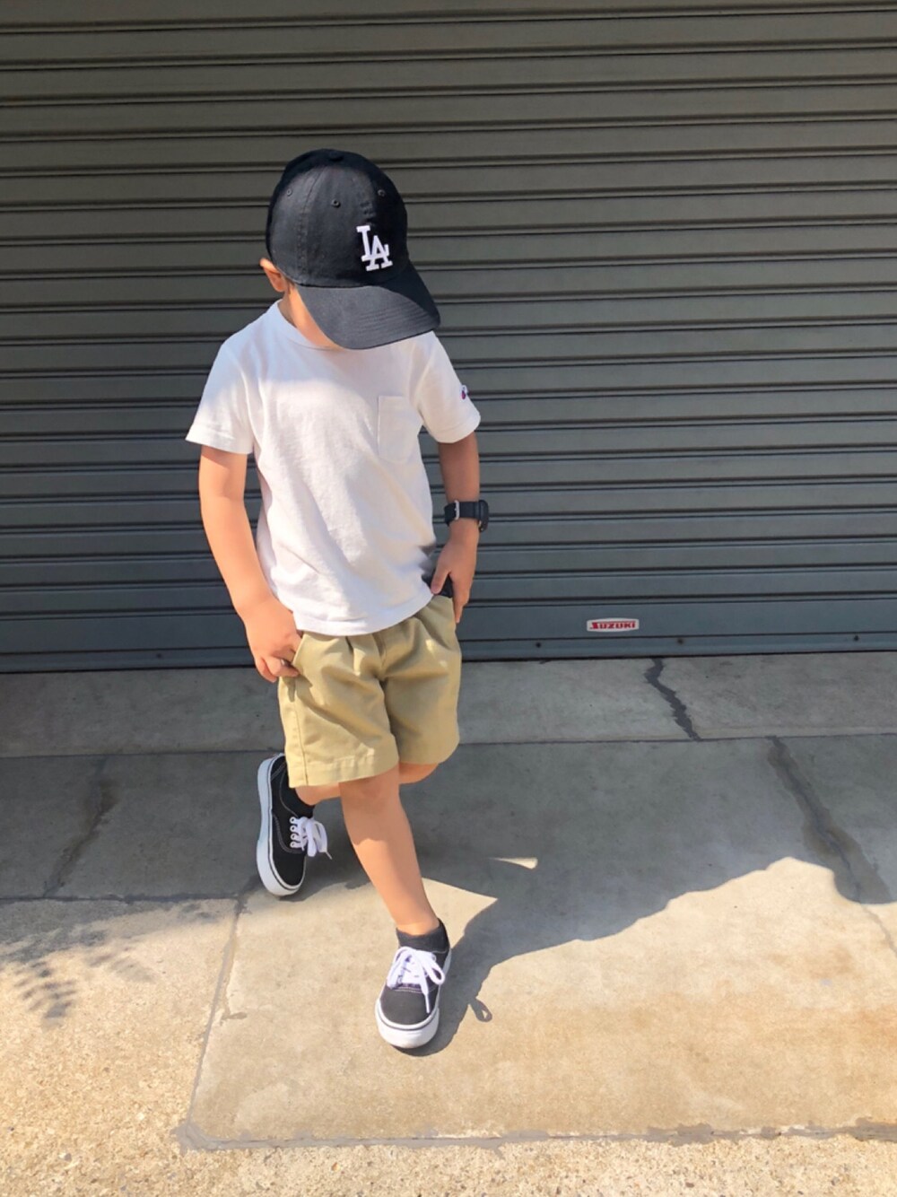 「シンプルコーデ、夏コーデ、VANS、NEW ERA」｜「NEW ERAのアイテム（キャップ、ブラック系）」を使った、®️uiさん（キッズ・110cm）の夏コーディネートの1枚目の写真
