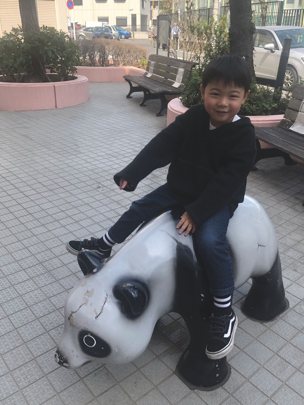「メキシカンパーカー、男の子コーデ」｜「MARKEY'Sのアイテム（パーカー、ブラック系）」を使った、®️uiさん（キッズ・110cm）の春コーディネートの1枚目の写真