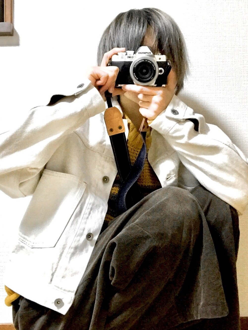 「カジュアルコーデ、お洒落さんとつながりたい、オーバーサイズ、ワイドパンツ、おでかけ、カフェ、高身長女子」｜「niko and...のアイテム（ニット/セーター、イエロー系）」を使った、かえさん（レディース・165cm）の冬コーディネートの1枚目の写真