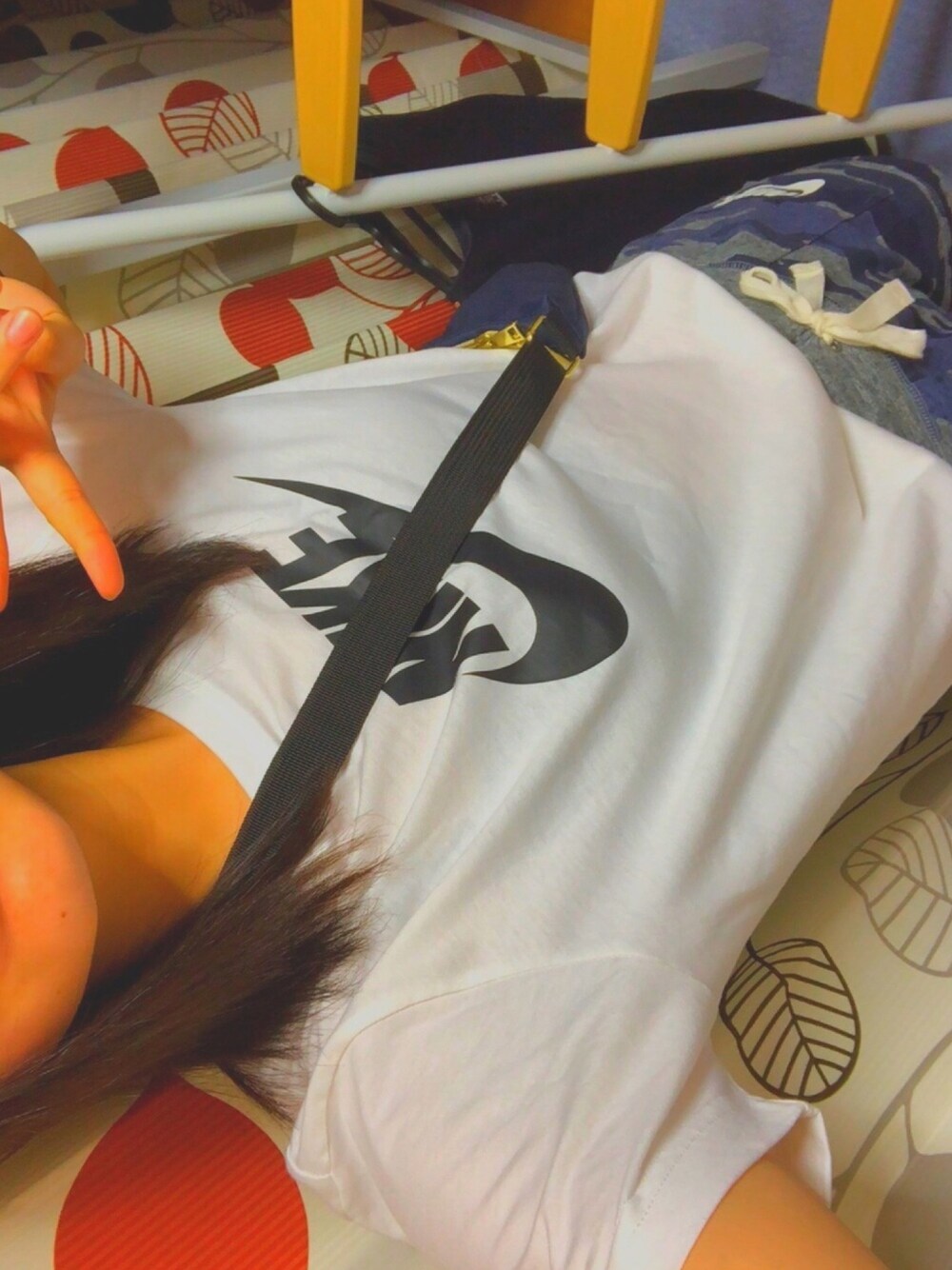 「NIKE、モノトーン、Tシャツ、LOGO」｜「NIKEの＜NIKE（ナイキ）＞ロゴTシャツ（Tシャツ/カットソー、ホワイト系）」を使った、ゆきのさん（レディース・162cm）の春コーディネートの1枚目の写真