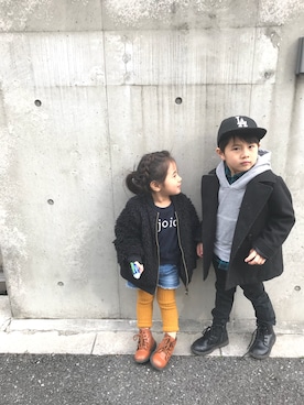 「AZUL by moussy（アズールバイマウジー）のアイテム（スウェット）」を使った、KUM!K0さん（キッズ・100cm）の冬コーディネート