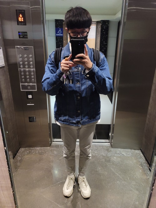 Zara Manのデニムジャケットを使ったメンズ人気ファッションコーディネート Sciaky