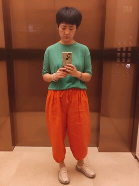 「アイテム（チノパンツ、オレンジ系）」を使った、優悠酱さん（レディース・159cm）の夏コーディネート