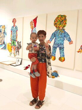 「アイテム（チノパンツ、オレンジ系）」を使った、優悠酱さん（レディース・159cm）の秋コーディネート