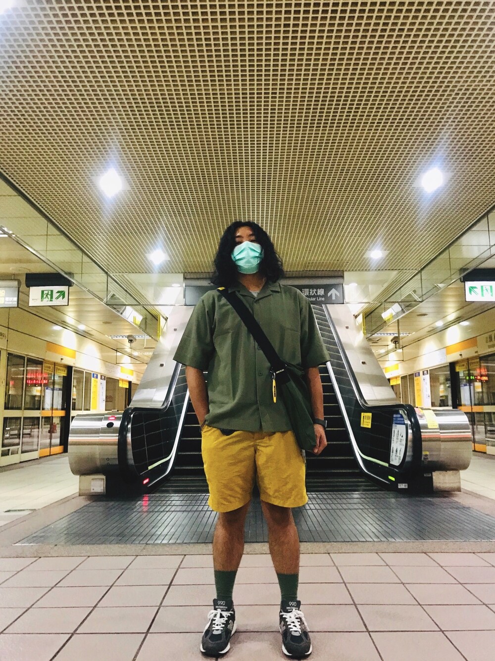 「summer、yellow、green、990v2」｜「COPのアイテム（ジャケット/アウター、グリーン系）」を使った、Mr.Teng さん（メンズ・170cm）の夏コーディネートの1枚目の写真