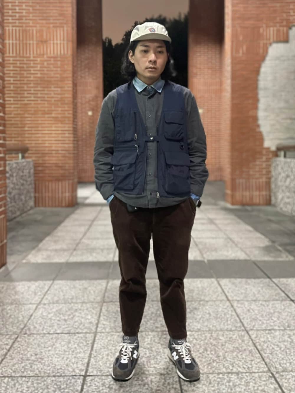 「Ghost in The Head、990、990v2、New Balance」｜「Ghost in The Headのアイテム（キャップ、ベージュ系）」を使った、Mr.Teng さん（メンズ・170cm）の冬コーディネートの1枚目の写真