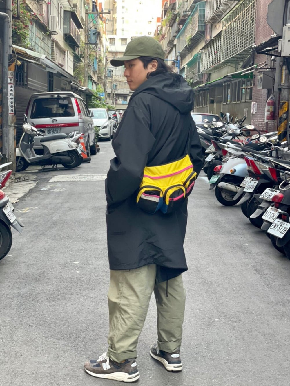 「New Balance、990v2、990、niko and ...、Columbia、綠色、green」｜「niko and...のワッシャー起毛キャップ（キャップ、グリーン系）」を使った、Mr.Teng さん（メンズ・170cm）の冬コーディネートの1枚目の写真