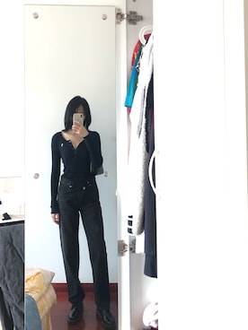 「Abercrombie&Fitch（アバークロンビーアンドフィッチ）のアイテム（ニット/セーター）」を使った、VIVIDWONGさん（レディース・174cm）の春コーディネート