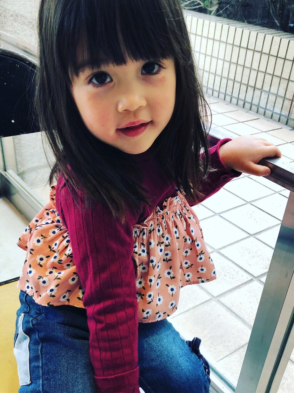 「apres les coursのベアトップ×裾スカラップTシャツ（Tシャツ/カットソー、レッド系）」を使った、‎⋆KOHA‎⋆さん（キッズ・80cm）の春コーディネートの1枚目の写真