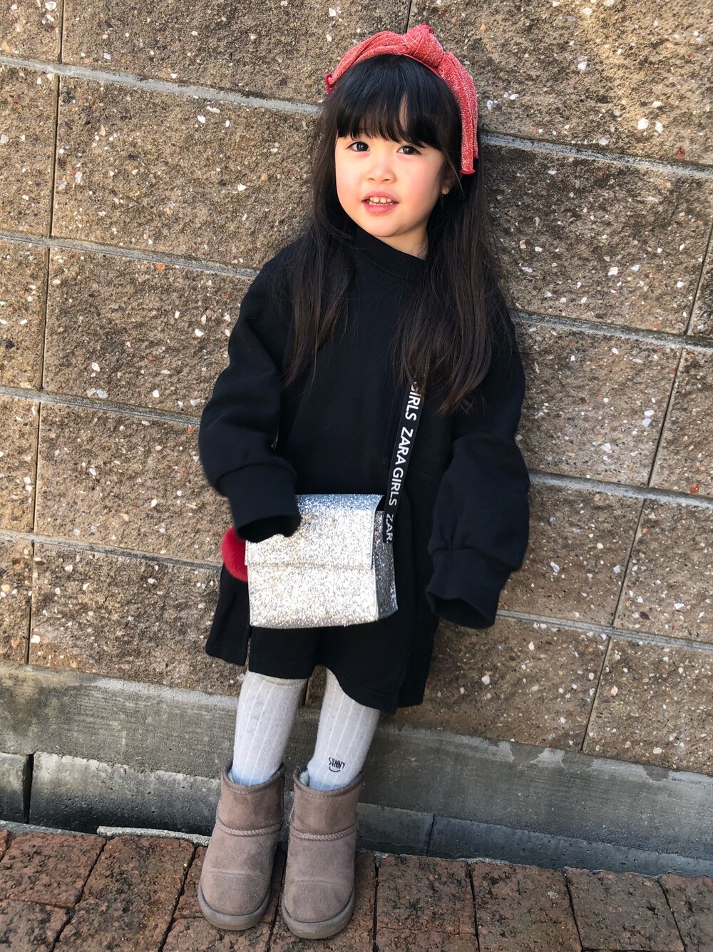 「BRANSHESのビックシルエット長袖ワンピース（ワンピース、ブラック系）」を使った、‎⋆KOHA‎⋆さん（キッズ・90cm）の春コーディネートの1枚目の写真