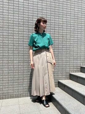 「UNITED TOKYO（ユナイテッドトウキョウ）のハーフフレアラインブラウス（シャツ/ブラウス、グリーン系）」を使った、Haruka Kimura 🕊さん（レディース・155cm）の夏コーディネート