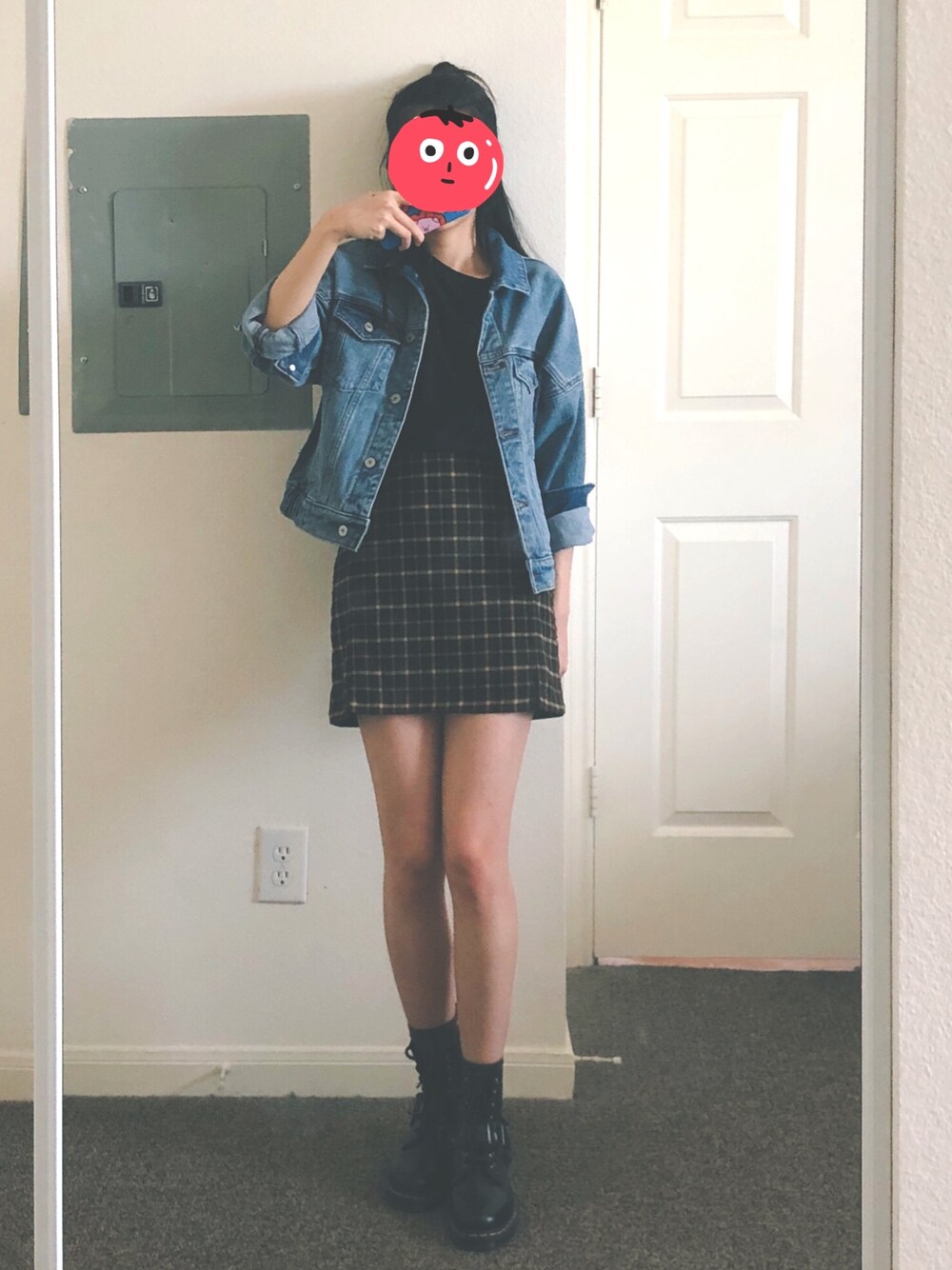 「大学生、ootd、春コーデ、夏コーデ」｜「UNIQLOのMANGA UT 名探偵コナン（グラフィックTシャツ･半袖）（Tシャツ/カットソー、ブラック系）」を使った、JangseR_Lさん（レディース・163cm）の春コーディネートの1枚目の写真