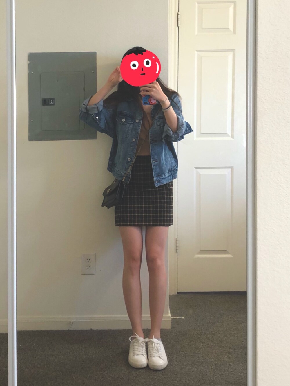 「autumn、秋のコーデ、ootd、大学生、denim、brandymelville」｜「Brandy Melvilleのアイテム（スカート、ブラウン系）」を使った、JangseR_Lさん（レディース・163cm）の秋コーディネートの1枚目の写真