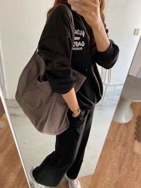 「VitaFelice（ヴィータフェリーチェ）のアイテム（トートバッグ）」を使った、**JUN**さん（レディース・165cm）の春コーディネート