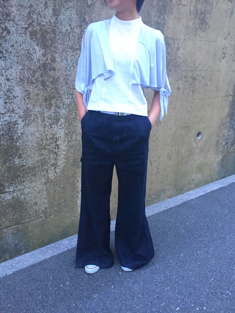 「PAMEO POSEのTIE SIDE SLEEVE TOP（Tシャツ/カットソー、ホワイト系）」を使った、わさん（レディース・162cm）の夏コーディネートの1枚目の写真