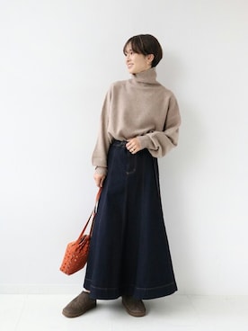 「クルーネックニット」｜「アイテム（スリッポン）」を使った、Makkieさん（レディース・158cm）の秋コーディネート