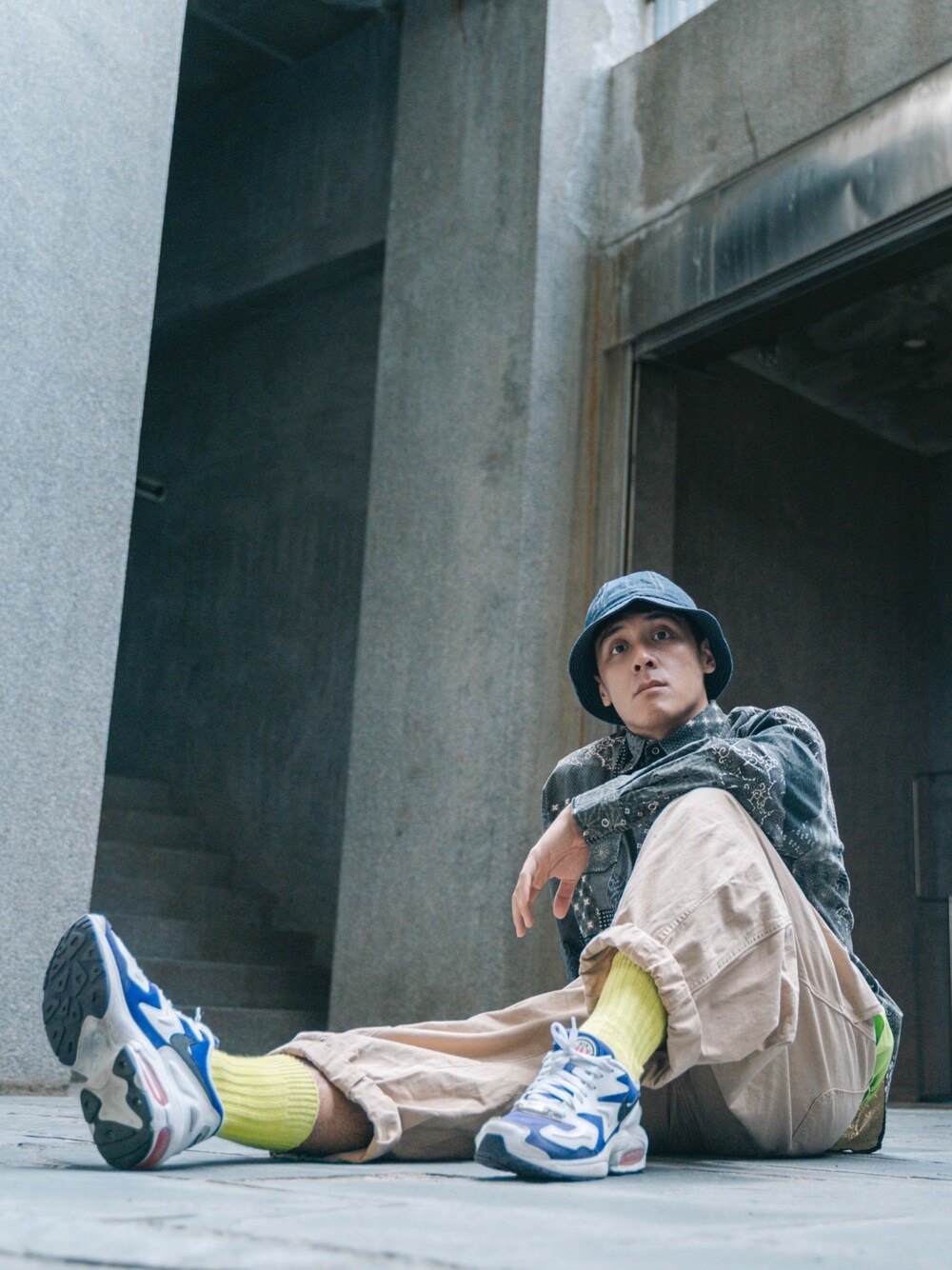 「Need How、vintage、冬コーデ、冬、秋のコーデ、秋コーデ、outfit、NIKE、WEARBOOKエントリー、streetstyle」｜「NIKEのアイテム（スニーカー、ホワイト系）」を使った、鄭騰紘さん（メンズ・172cm）の秋コーディネートの1枚目の写真