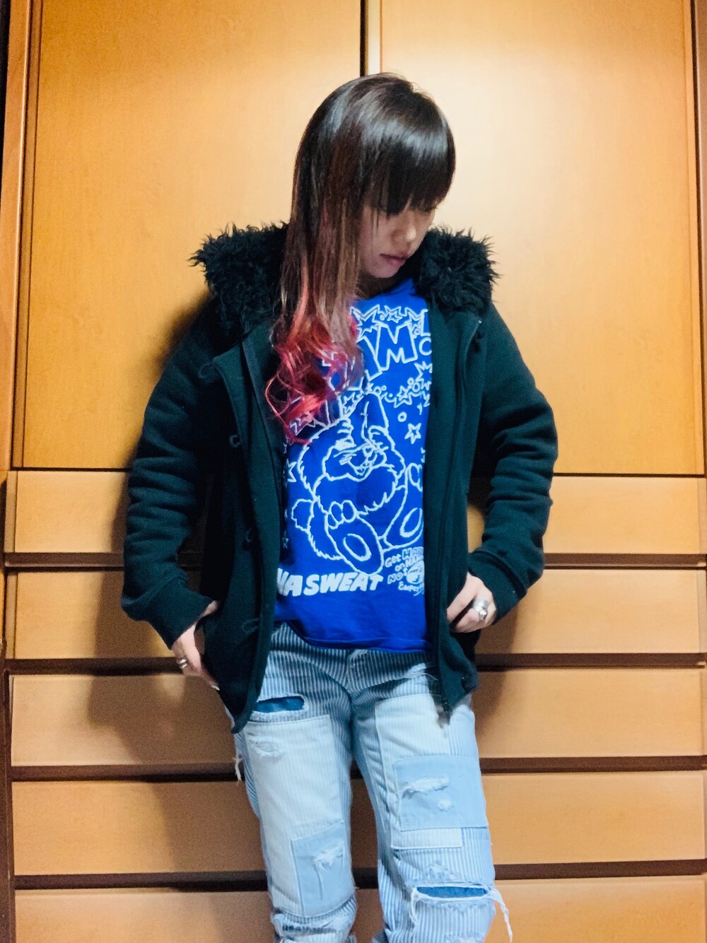 「RNA、ロデオクラウンズ、rodeo crowns、ヒステリックグラマー、Hysteric Glamour、青、青コーデ」｜「HYSTERIC GLAMOURのアイテム（パーカー、ブラック系）」を使った、Galulu Musicさん（レディース・150cm）の冬コーディネートの1枚目の写真