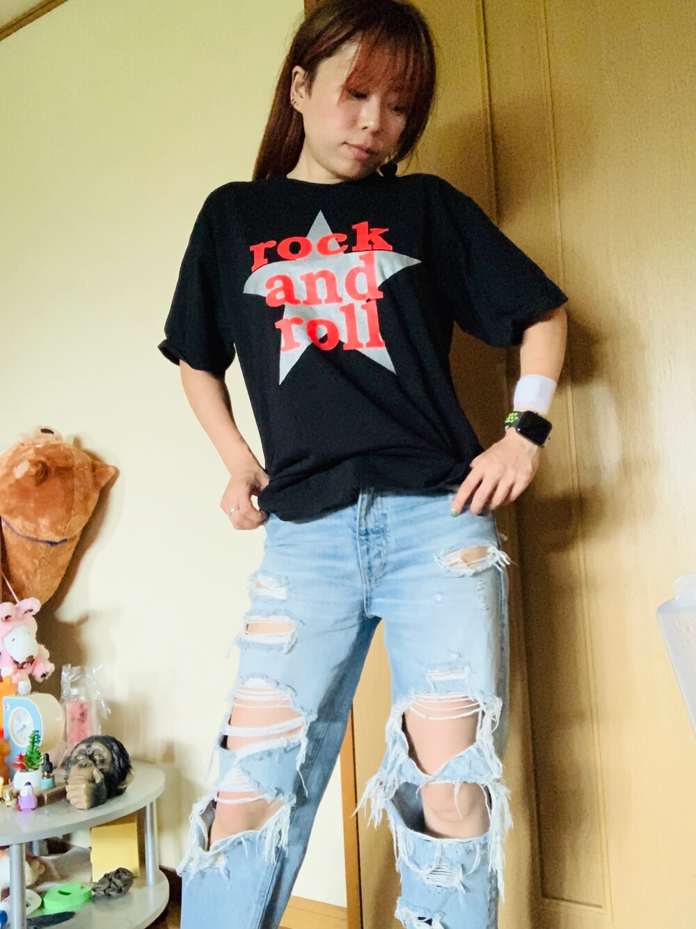 「Bz、bztシャツ、bztシャツ月間、LIVETシャツ、ライブTシャツ、moussy、マウジー、ダメージデニムパンツ、livegym」｜「B'zのアイテム（Tシャツ/カットソー、ブラック系）」を使った、Galulu Musicさん（レディース・150cm）の夏コーディネートの1枚目の写真