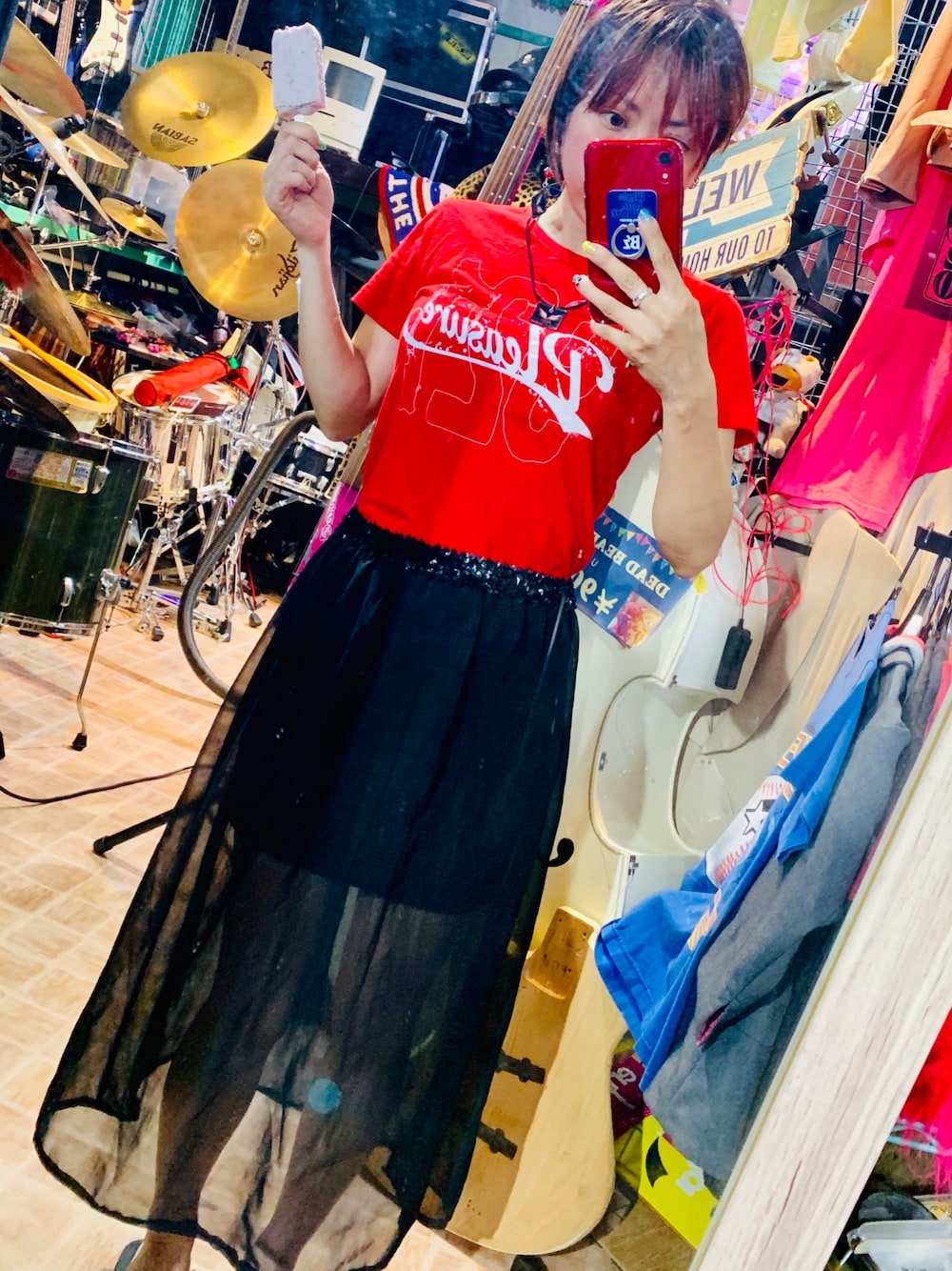 「Bz、bztシャツ、bztシャツ月間、ライブTシャツ、LIVETシャツ、livegym、エゴイスト、EGOIST、シースルースカート、赤Tシャツ」｜「B'zのアイテム（Tシャツ/カットソー、レッド系）」を使った、Galulu Musicさん（レディース・150cm）の夏コーディネートの1枚目の写真
