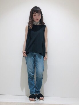 「earth music&ecology（アースミュージックアンドエコロジー）のアイテム（デニムパンツ）」を使った、やぎみさきさん（レディース・153cm）の春コーディネート