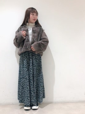 「earth music&ecology（アースミュージックアンドエコロジー）のアイテム（ノーカラージャケット）」を使った、やぎみさきさん（レディース・153cm）の秋コーディネート