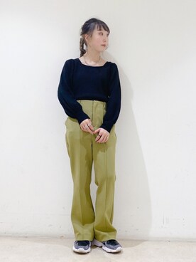 「earth music&ecology（アースミュージックアンドエコロジー）のセンタープレスフレアパンツ ＊（その他パンツ）」を使った、やぎみさきさん（レディース・152cm）の冬コーディネート