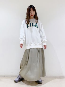 「earth music&ecology（アースミュージックアンドエコロジー）のシャイニーサテンギャザースカート ＊（スカート）」を使った、やぎみさきさん（レディース・152cm）の冬コーディネート