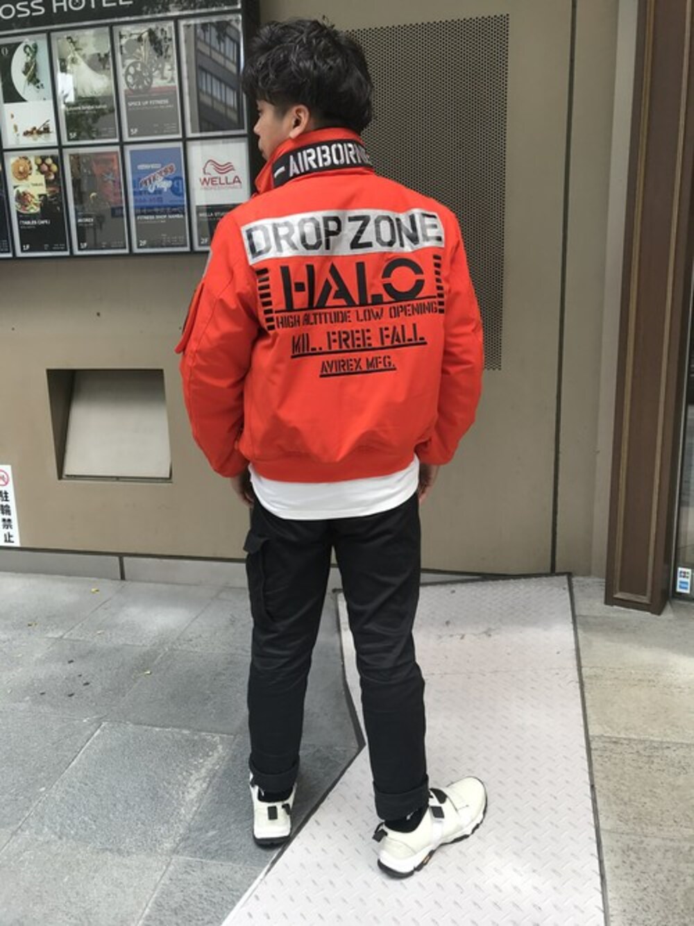 「アメカジ、MA-1、AVIREX、オレンジ、フライトジャケット、新作、ootd、PREORDER、AVIREX心斎橋、MILITARYCAMP」｜「AVIREXのMA-1 モデファイ ハロ/MA-1 MOD HALO【Avirex Military Camp】（MA-1、オレンジ系）」を使った、南慎也さん（メンズ・166cm）の夏コーディネートの1枚目の写真
