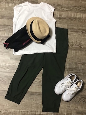 「カーキ×ホワイト」｜「アイテム（帽子）」を使った、yumeringoさん（レディース・155cm）の夏コーディネート