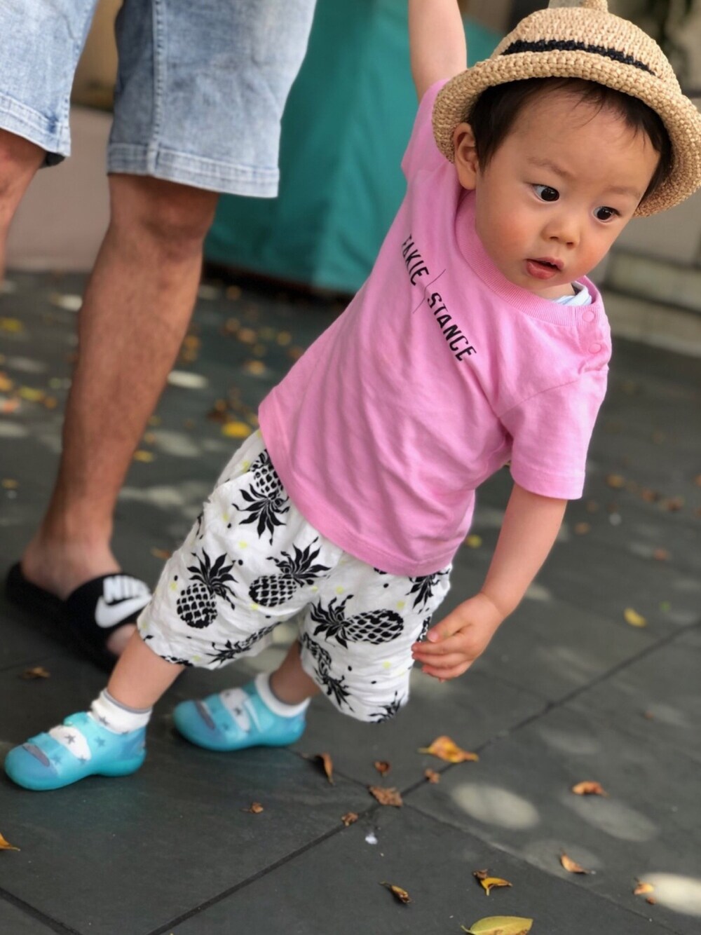 「ハワイ、令和ピンクを纏え、間に合わず、ブリーズ、こどもビームス」｜「FAKIE/STANCEのアイテム（Tシャツ/カットソー、ピンク系）」を使った、shunnosukeさん（キッズ・70cm）の春コーディネートの1枚目の写真