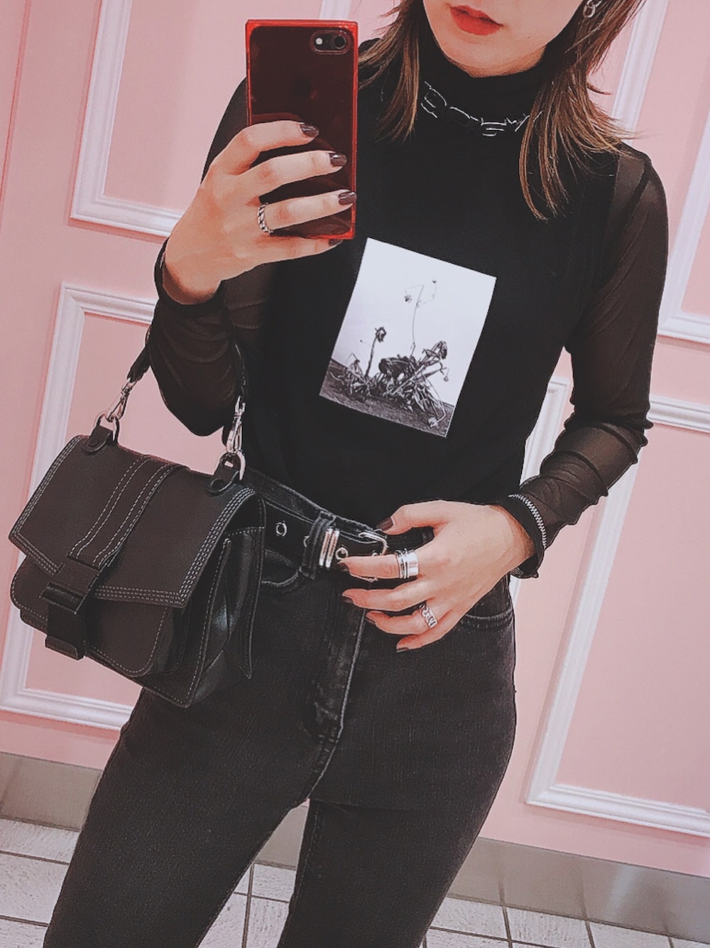 「オールブラック、black、モード、outfit、ootd、autumn、CHRISTIAN DADA、Alexander Wang」｜「CHRISTIAN DADAのARAKI Print Sheer Jersey Sleeveless Shirt（タンクトップ、ブラック系）」を使った、aynさん（レディース・160cm）の秋コーディネートの1枚目の写真