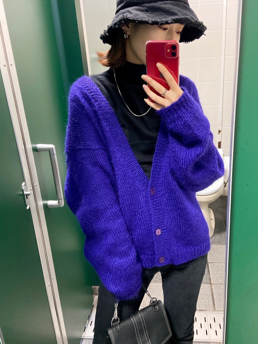 「秋冬コーデ、ootd、古着」｜「古着のアイテム（カーディガン/ボレロ、パープル系）」を使った、aynさん（レディース・160cm）の秋コーディネートの1枚目の写真