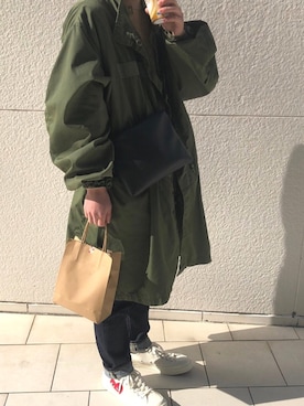 「ホワイトスニーカー」｜「アイテム（ミリタリージャケット）」を使った、Leoさん（メンズ・168cm）の冬コーディネート