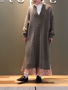 「earth music&ecology（アースミュージックアンドエコロジー）のヘンリーネックケーブルニットワンピース　＊（ワンピース、ブラウン系）」を使った、たかやまゆいさん（レディース・153cm）の冬コーディネート