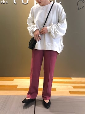 「AMERICAN HOLIC（アメリカンホリック）のドロップショルダー裏毛プルオーバー ＊（スウェット、ホワイト系）」を使った、たかやまゆいさん（レディース・153cm）の冬コーディネート