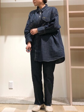 「Green　Parks（グリーンパークス）のWR　ビッグシャツチュニック＊（シャツ/ブラウス、ブルー系）」を使った、たかやまゆいさん（レディース・153cm）の冬コーディネート