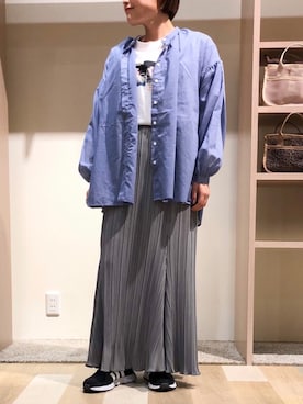 「Green　Parks（グリーンパークス）のゆるギャザーブラウス＊（シャツ/ブラウス、ブルー系）」を使った、たかやまゆいさん（レディース・153cm）の春コーディネート