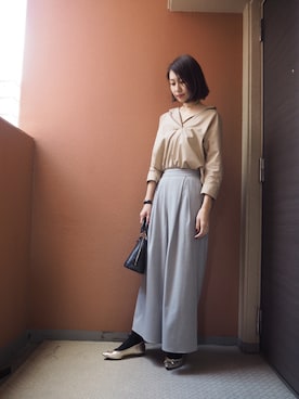 「ベージュシャツ」｜「アイテム（シューズ）」を使った、yukari kitamuraさん（レディース・156cm）の冬コーディネート