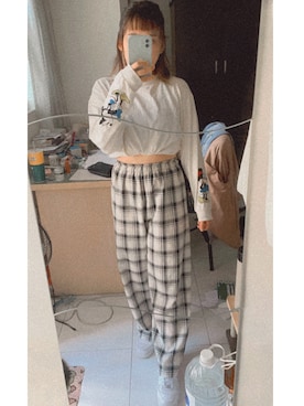 「NIKE AIR SLANT（ナイキエアスラント）のアイテム」を使った、葉小柔さん（レディース・153cm）の秋コーディネート