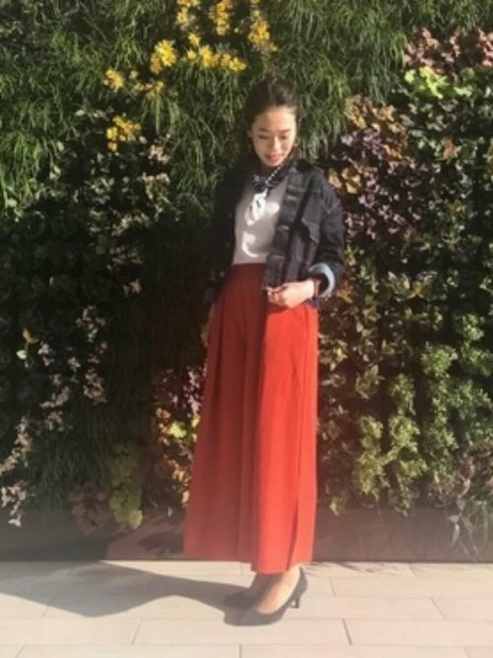 「デニムジャケット、大人カジュアル、きれいめカジュアル、ootd、春コーデ、おでかけコーデ、キャサリンロス、KATHARINE ROSS」｜「KATHARINE ROSSの【KATHARINE ROSS】  手洗い可/MADE IN JAPAN ミラクルエアーデニムジャケット（デニムジャケット、ブルー系）」を使った、KATHARINEROSS さん（レディース・166cm）の春コーディネートの1枚目の写真