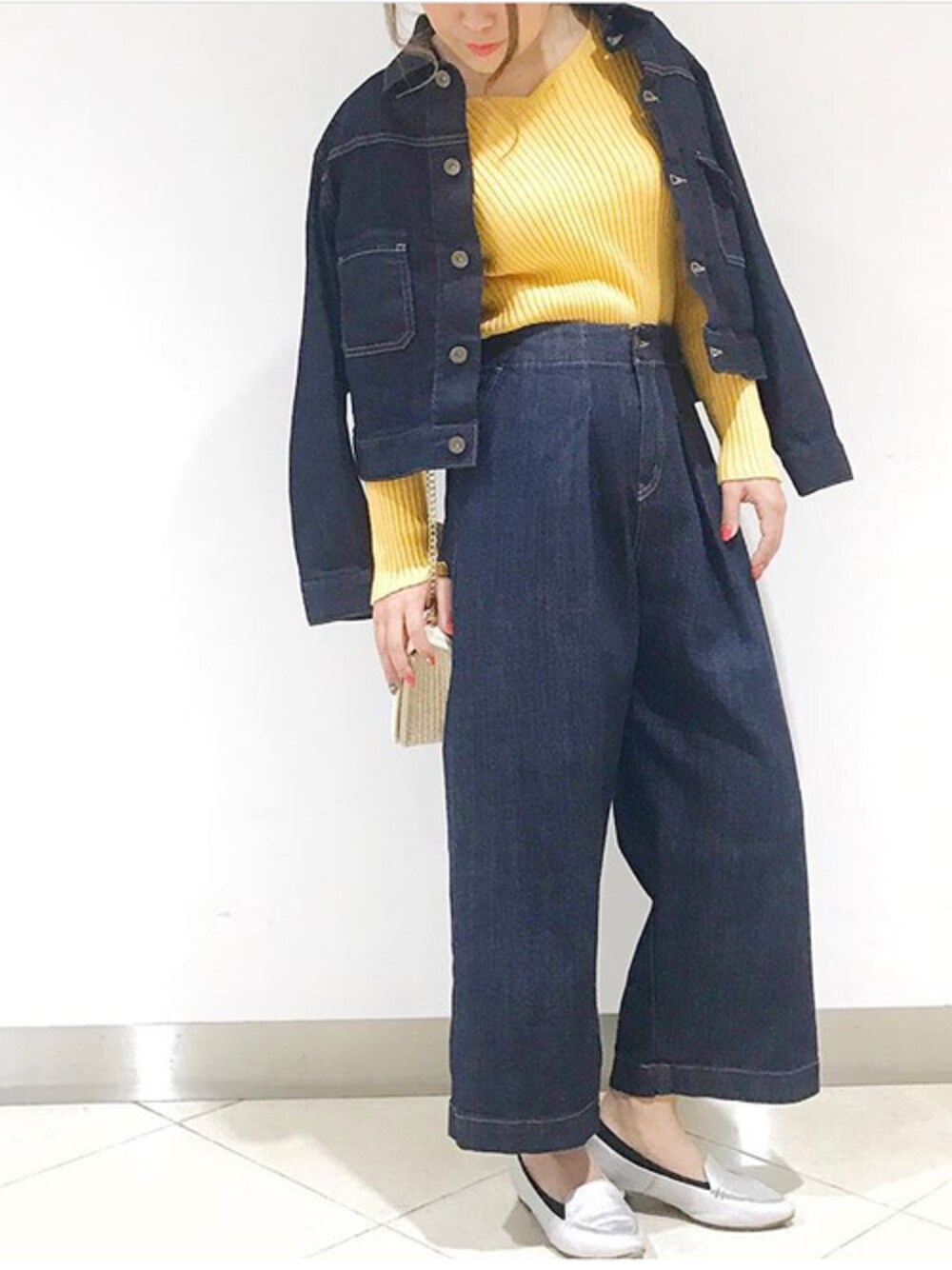 「イエロー、カラーニット、大人カジュアル、ootd、春コーデ、デニムオンデニム、キャサリンロス、KATHARINE ROSS」｜「KATHARINE ROSSの【KATHARINE ROSS】  手洗い可/MADE IN JAPAN ミラクルエアーデニムジャケット（デニムジャケット、ブルー系）」を使った、KATHARINEROSS さん（レディース・158cm）の春コーディネートの1枚目の写真