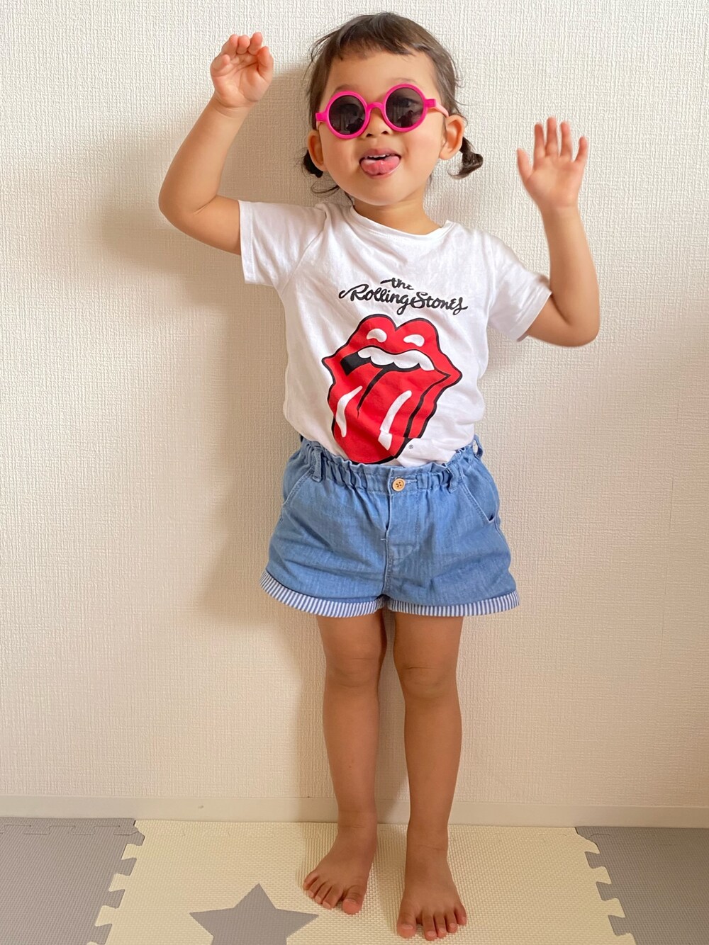 「2歳10ヶ月」｜「H&Mのアイテム（Tシャツ/カットソー、ホワイト系）」を使った、chihapさん（キッズ・100cm）の夏コーディネートの1枚目の写真