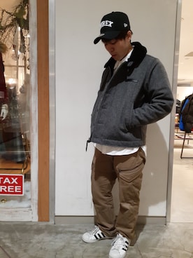 「AVIREX（アヴィレックス）のアイテム（ミリタリージャケット）」を使った、TAKEさん（メンズ・170cm）の秋コーディネート