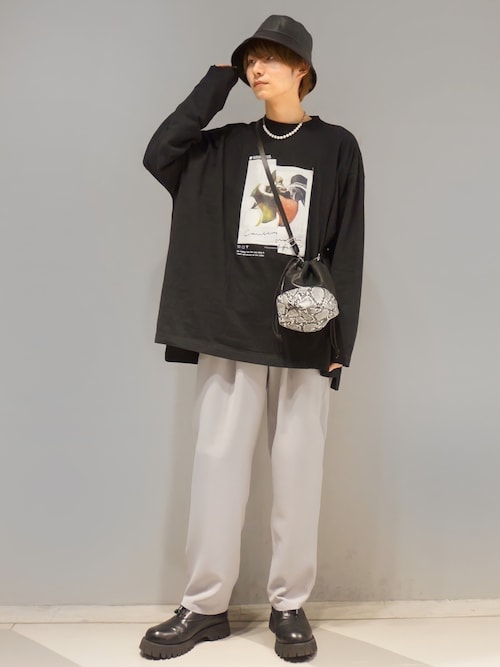 9/5まで値下げ中❕キルティングアップリケビジューTシャツ ZIP FIVE（ジップファイブ）の「【loot box】グラフィックロゴ