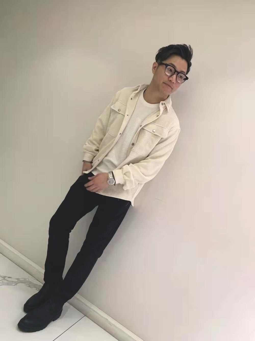 「ZARAのアイテム（シャツ/ブラウス、ホワイト系）」を使った、daniel2915さん（メンズ・172cm）の冬コーディネートの1枚目の写真