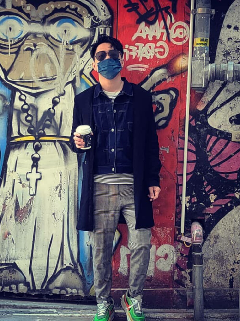 「Maison Margielaのアイテム（シャツ/ブラウス、ブラック系）」を使った、daniel2915さん（メンズ・172cm）の冬コーディネートの1枚目の写真